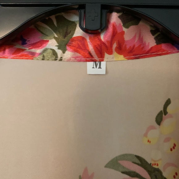 Satin robe - Picture 3 of 6